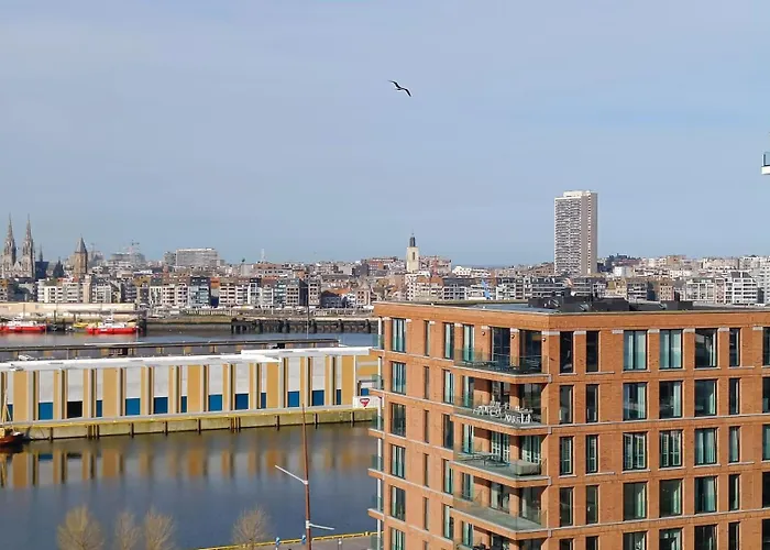 Central Park Tower Sea View Residence With Pool And Gym